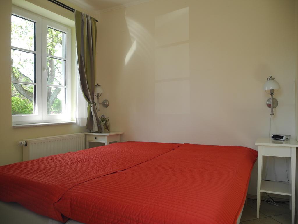 Alte Fischerkate Und Moewennest * Gross Zicker